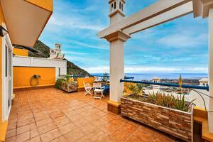 2 Bedroom Penthouse - Roque del Conde — photo 4 of 25