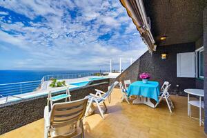 Seafront 1 Bedroom Apartment - Acantilados de Los Gigantes — photo 1 of 17