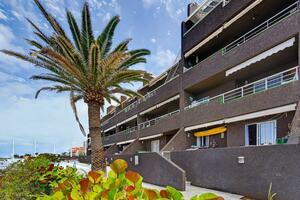 Seafront 1 Bedroom Apartment - Acantilados de Los Gigantes — photo 3 of 17