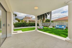 4 Bedroom Villa -  La Caleta — photo 15 of 40