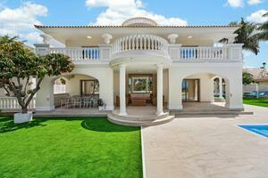 4 Bedroom Villa -  La Caleta — photo 19 of 40