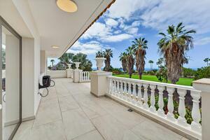 4 Bedroom Villa -  La Caleta — photo 30 of 40