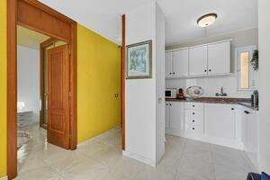 1 Bedroom Apartment - Playa de Las Américas - Torres de Yomely — photo 9 of 16