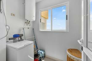 Apartament na ostatnim piętrze budynku z 2 sypialniami - Parque de la Reina — photo 16 of 25