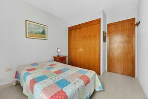 Apartament na ostatnim piętrze budynku z 2 sypialniami - Parque de la Reina — photo 18 of 25