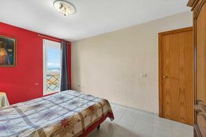 Apartament na ostatnim piętrze budynku z 2 sypialniami - Parque de la Reina — photo 21 of 25