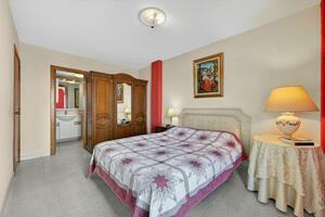 Apartament na ostatnim piętrze budynku z 2 sypialniami - Parque de la Reina — photo 22 of 25