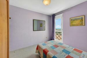 Apartament na ostatnim piętrze budynku z 2 sypialniami - Parque de la Reina — photo 24 of 25