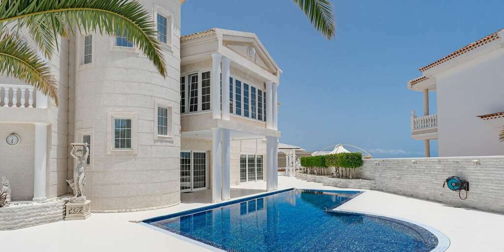 6 Bedroom Villa -  La Caleta