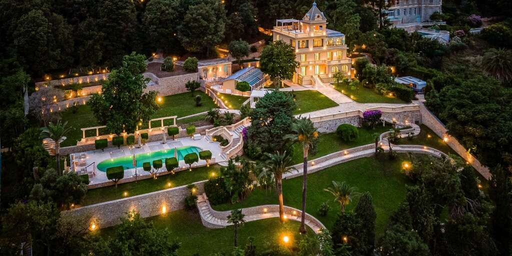 Seafront 7 Bedroom Villa - International