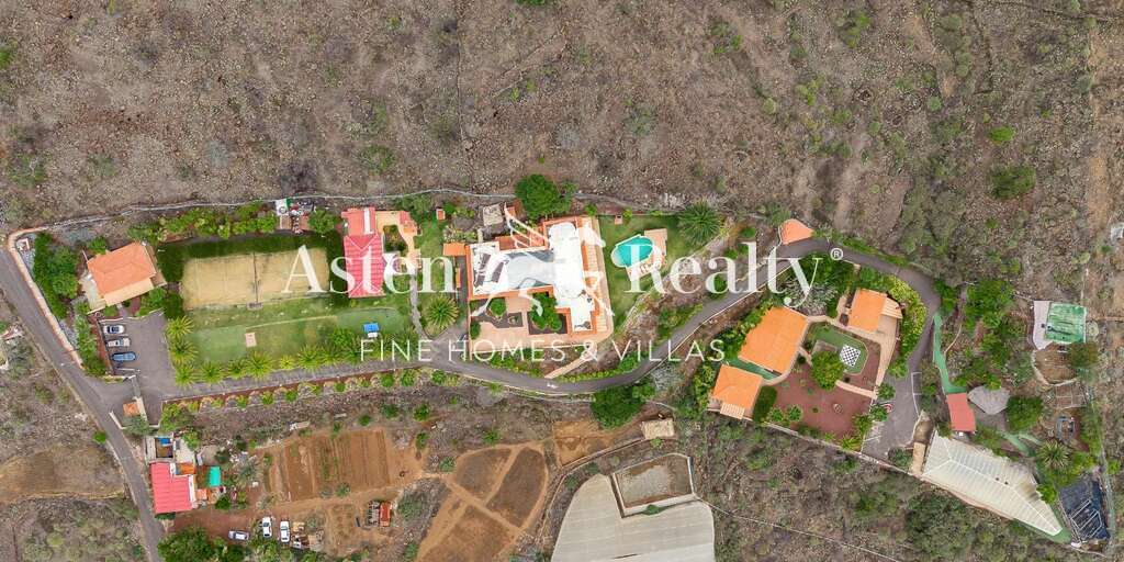 Villa de 15 dormitorios - Chío