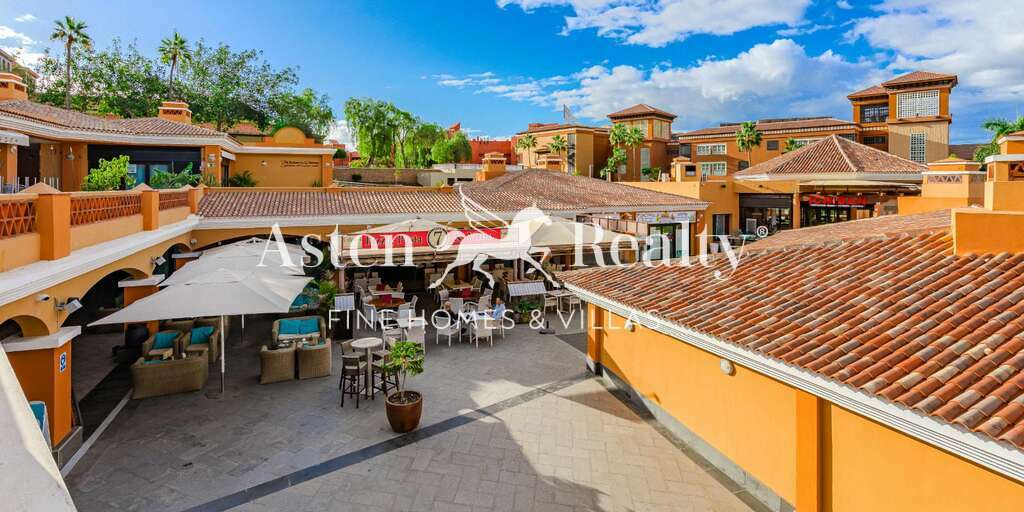 Business - La Caleta