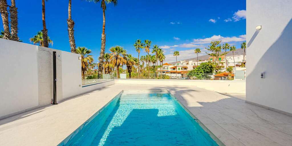 Luxury 3 Bedroom Villa - San Eugenio Alto