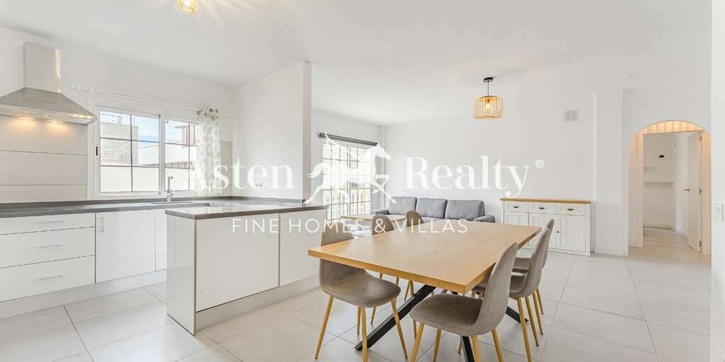 4 Bedroom Apartment - Alcalá