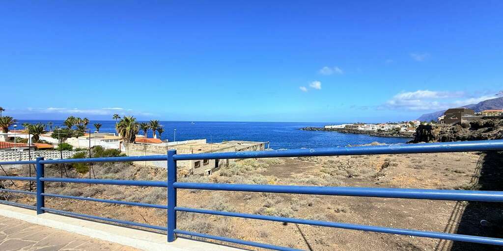 Land - Puerto de Santiago