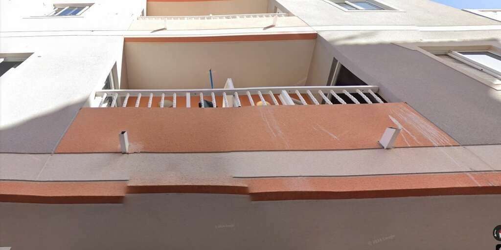 10 Bedroom Building - El Fraile