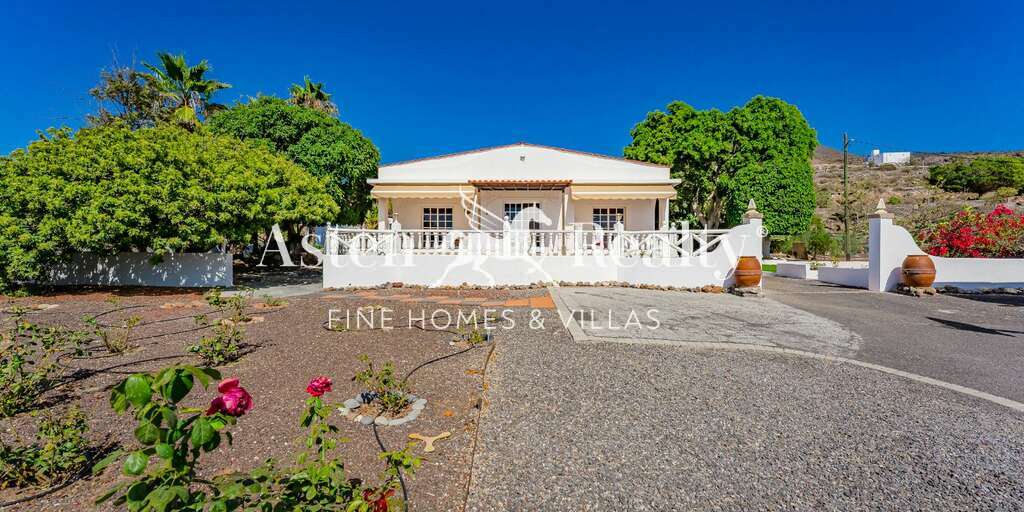 5 Bedroom House - Piedra Hincada