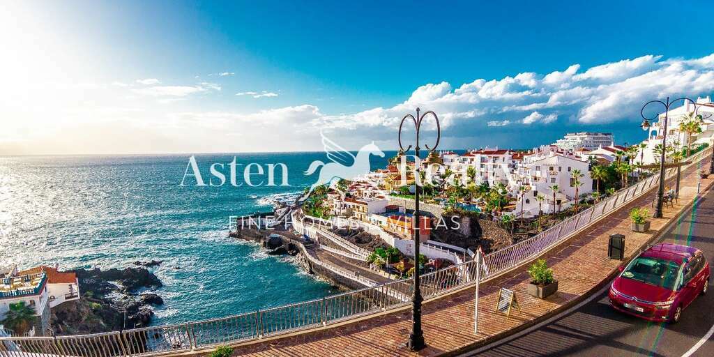 12 Bedroom Building - Puerto de Santiago