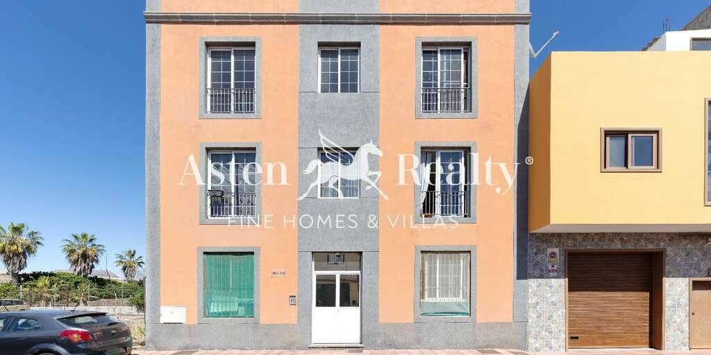 14 Bedroom Building - Las Galletas