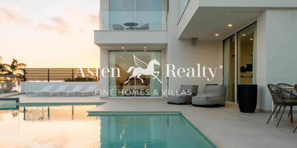 Luxury 3 Bedroom Villa - San Eugenio Alto - Serenity Dream Villas